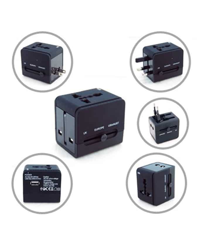 TRAVEL ADAPTOR WITH USB HUB